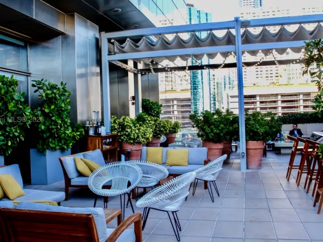 1-bedroom condo for sale in Miami - 1435 Brickell Ave 3010 - MondialRealty