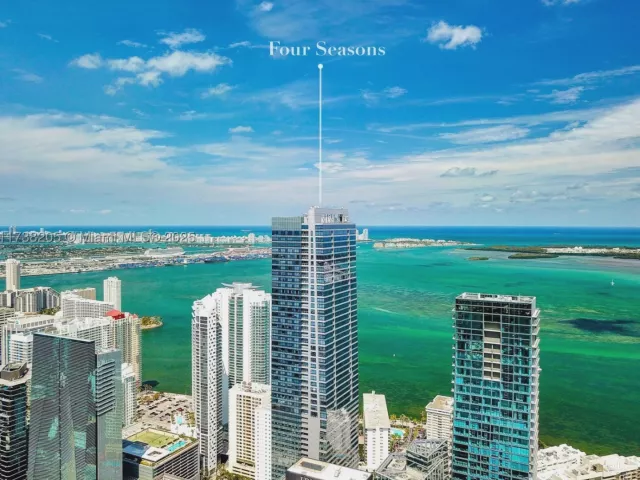 1-bedroom condo for sale in Miami - 1435 Brickell Ave 3010 - MondialRealty