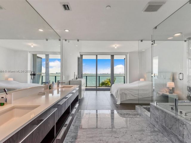 Apartment for sale  Unit #305 - photo 5719894