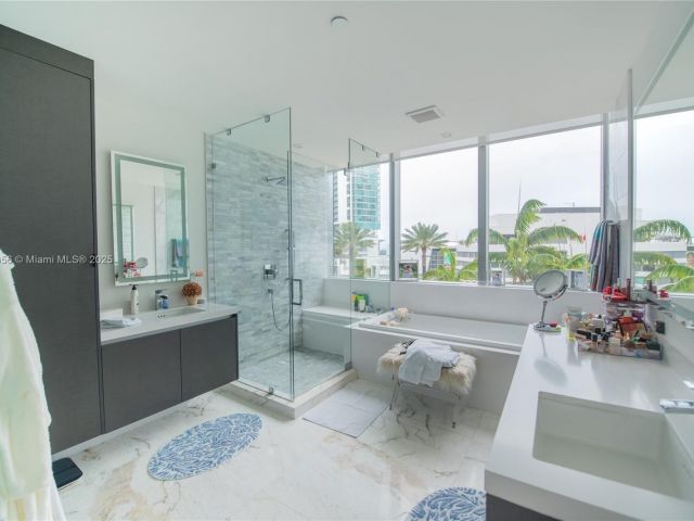 Apartment for sale  Unit #811 - photo 5639683