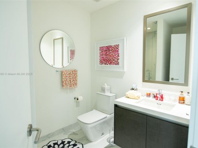 Apartment for sale  Unit #811 - photo 5639688