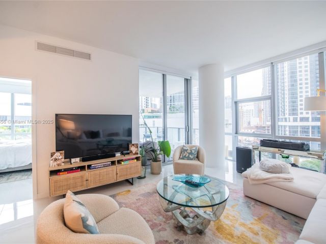 Apartment for sale  Unit #811 - photo 5639698