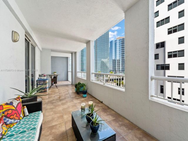 Apartment for sale  Unit #1801 - photo 5619837