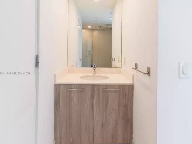 3-bedroom condo for sale in Miami -  - MondialRealty