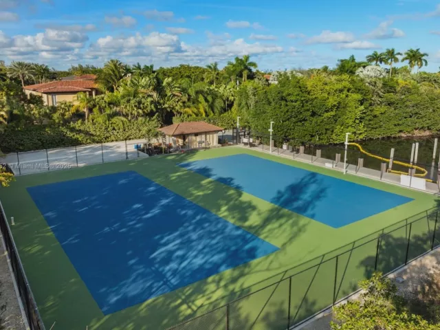 7-bedroom home for sale in Coral Gables - 9490 Old Cutler Ln - MondialRealty