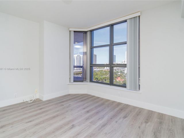 Apartment for sale  Unit #1513 - photo 5689753