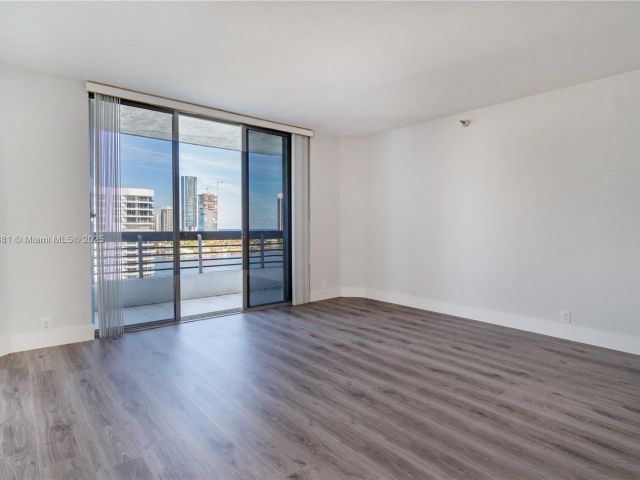 Apartment for sale  Unit #1513 - photo 5689756