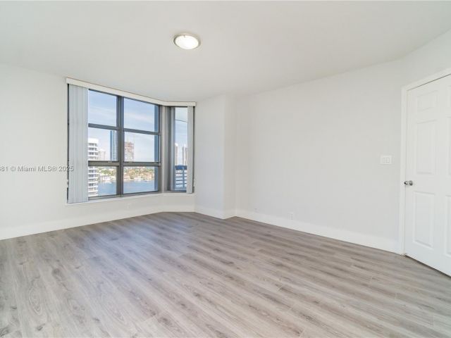 Apartment for sale  Unit #1513 - photo 5689758