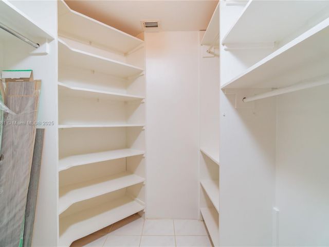 Apartment for sale  Unit #1513 - photo 5689759