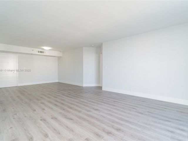 Apartment for sale  Unit #1513 - photo 5689761