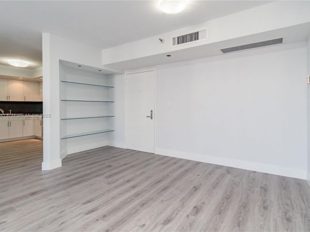 Apartment for sale  Unit #1513 - photo 5689762