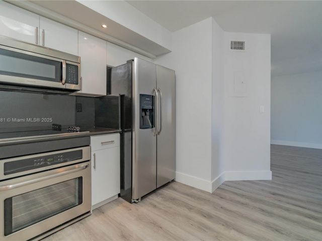 Apartment for sale  Unit #1513 - photo 5689763