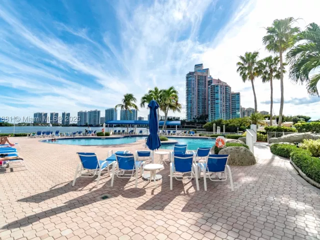2-bedroom condo for sale in Aventura - 3530 Mystic Pointe Dr 1513 - MondialRealty