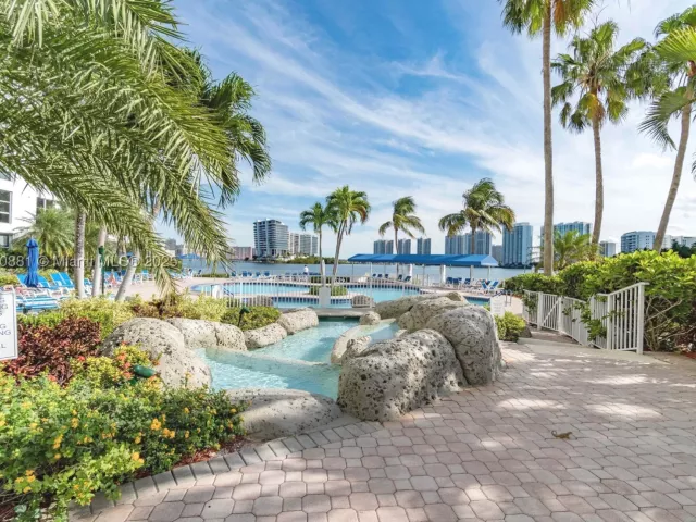 2-bedroom condo for sale in Aventura - 3530 Mystic Pointe Dr 1513 - MondialRealty