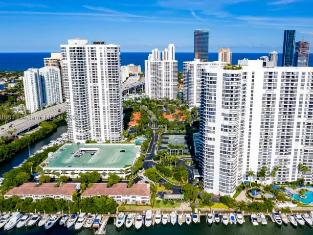 2-bedroom condo for sale in Aventura - 3530 Mystic Pointe Dr 1513 - MondialRealty