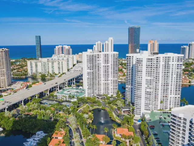 2-bedroom condo for sale in Aventura - 3530 Mystic Pointe Dr 1513 - MondialRealty