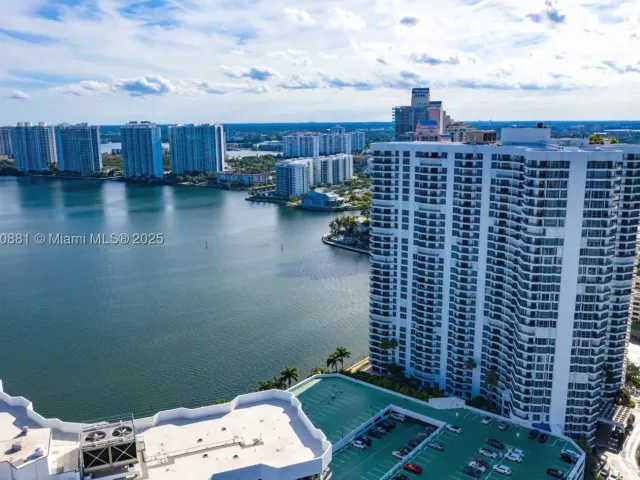 2-bedroom condo for sale in Aventura - 3530 Mystic Pointe Dr 1513 - MondialRealty