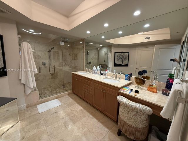 Apartment for rent  Unit #1102 - photo 6151189