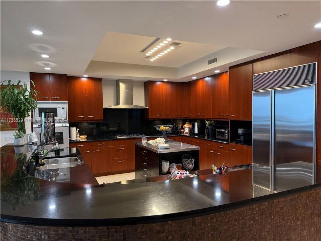 Apartment for rent  Unit #1102 - photo 6151192