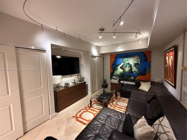 Apartment for rent  Unit #1102 - photo 6151194