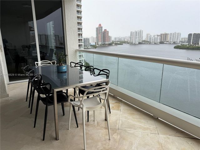 Apartment for rent  Unit #1102 - photo 6151199