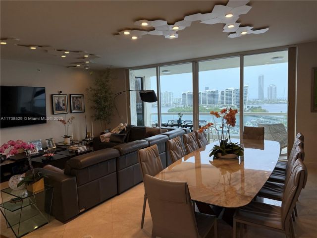 Apartment for rent  Unit #1102 - photo 6151200