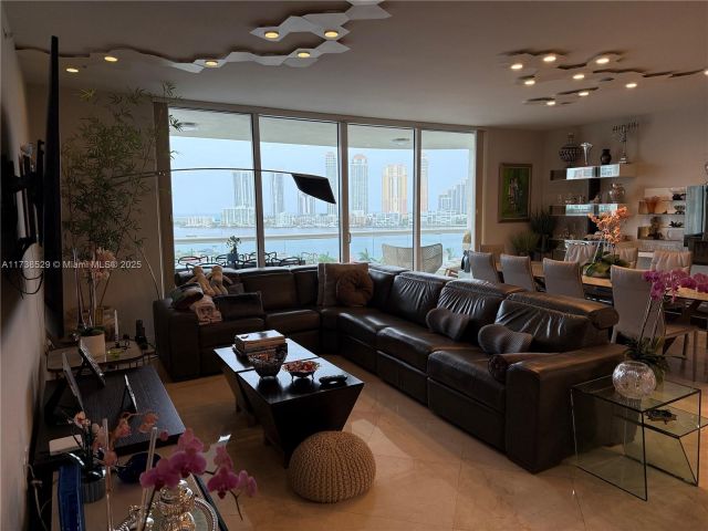 Apartment for rent  Unit #1102 - photo 6151202