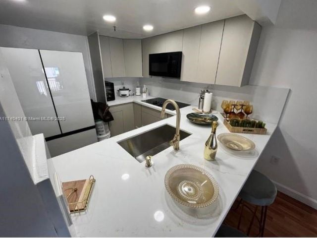 Apartment for sale  Unit #728 - photo 5623431