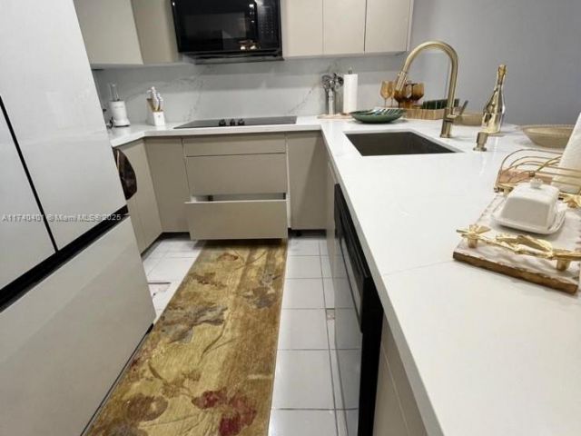 Apartment for sale  Unit #728 - photo 5623432