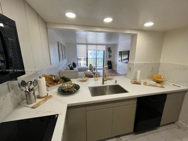 Apartment for sale  Unit #728 - photo 5623433