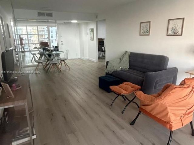 Apartment for sale  Unit #1407 - photo 5669191