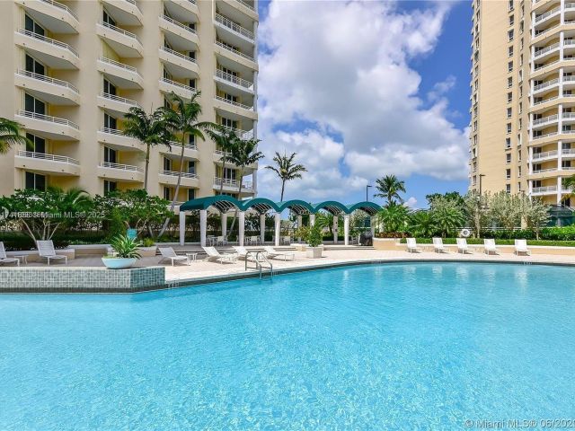 Apartment for rent  Unit #600 - photo 5625180