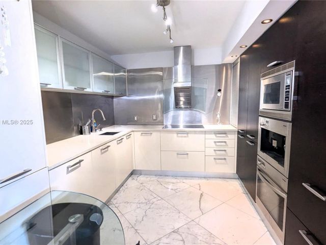 Apartment for sale  Unit #736 - photo 5692281