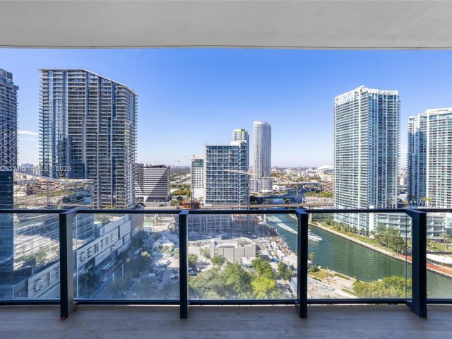 Apartment for sale  Unit #2010 - photo 5608452