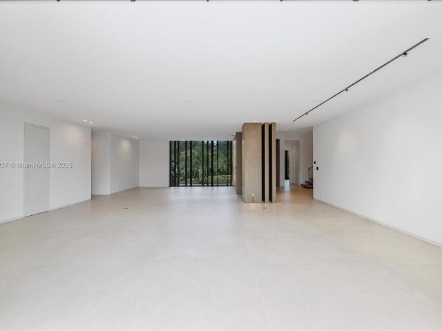 Home for sale at 960 Mariner Dr - photo 5573980