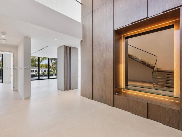 Home for sale at 960 Mariner Dr - photo 5573984