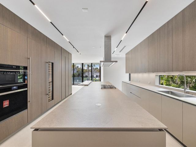 Home for sale at 960 Mariner Dr - photo 5573993