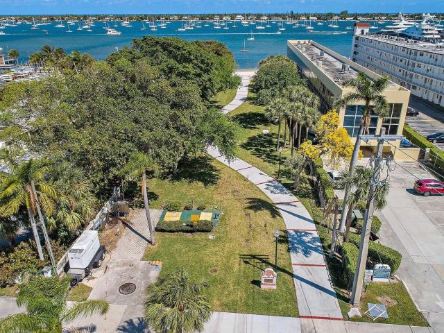 Home for sale at 400 45th St - photo 5747877