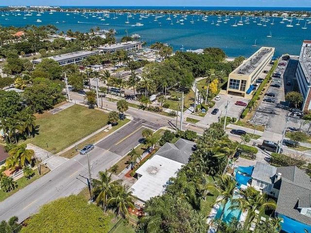 Home for sale at 400 45th St - photo 5747880