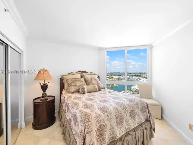 3-bedroom condo for sale in Miami Beach - 6365 Collins Ave 3801 - MondialRealty