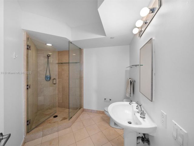 Apartment for sale  Unit #3801 - photo 6680247