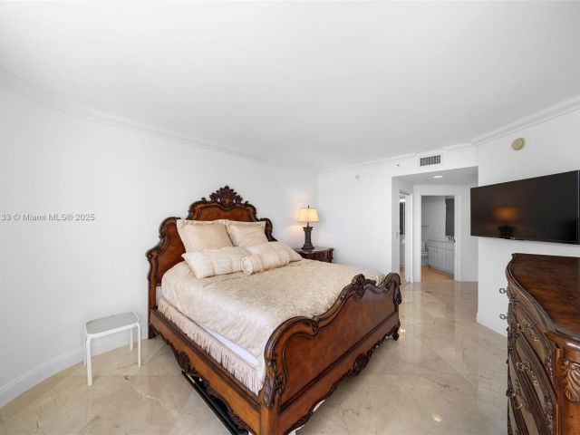 Apartment for sale  Unit #3801 - photo 6680251