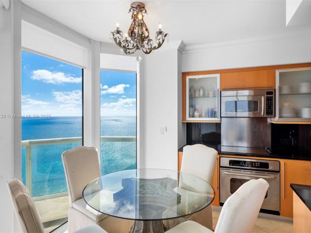 Apartment for sale  Unit #3801 - photo 6680257