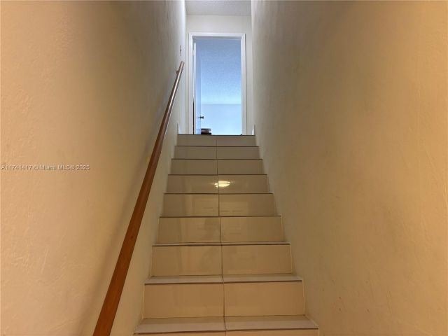 Home for rent at 10806 N Kendall Dr P-26 - photo 7429413