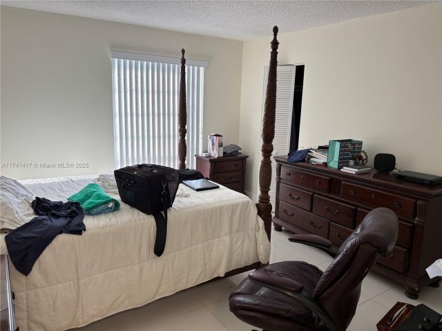 Home for rent at 10806 N Kendall Dr P-26 - photo 7429414