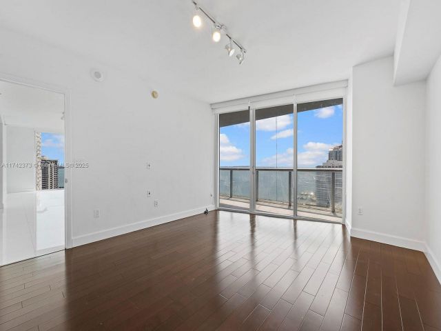 Apartment for sale  Unit #1801 - photo 5614635