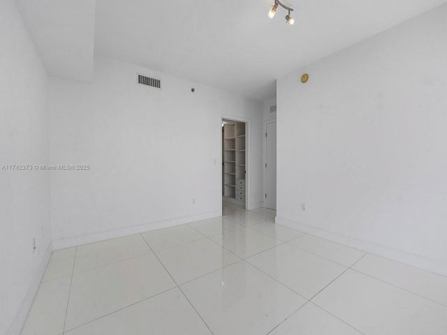 Apartment for sale  Unit #1801 - photo 5614641