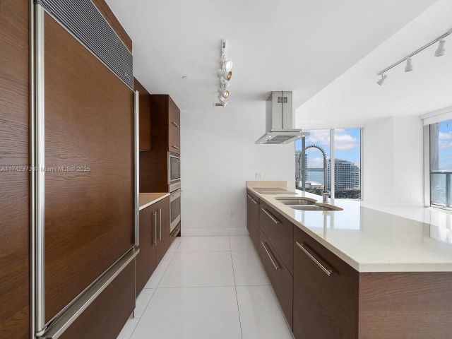 Apartment for sale  Unit #1801 - photo 5614647