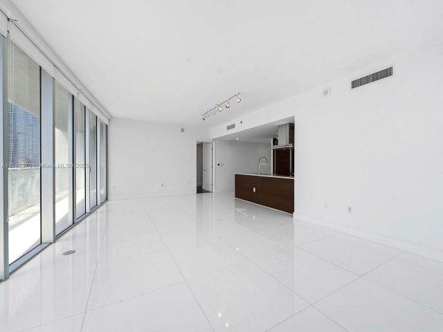 Apartment for sale  Unit #1801 - photo 5614648