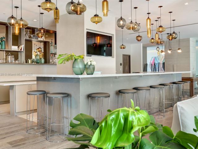 Apartment for sale  Unit #604 - photo 5654629